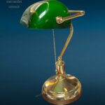 Lampada ministeriale vintage con vetro verde a tegola e accensione a catenella