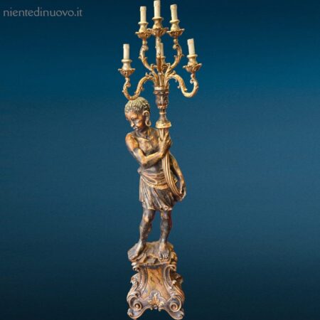 Statua in legno di Moro Veneziano con candelabro a sei luci e base separabile