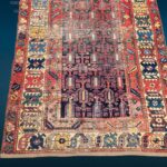 Tappeto Malayer Persia vecchio annodato a mano con segni di usura