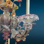 lampadario Ca Rezzonico Murano 6 luci in vetro soffiato con fiori e foglie colorate, primi '900