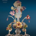lampadario Ca Rezzonico Murano 6 luci in vetro soffiato con fiori e foglie colorate, primi '900v