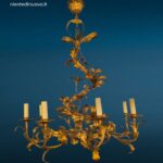 lampadario dorato in ferro a 8 luci stile Liberty funzionante
