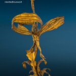 lampadario dorato in ferro a 8 luci stile Liberty funzionante