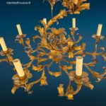 lampadario dorato in ferro a 8 luci stile Liberty funzionante