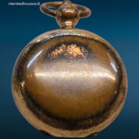 vecchio portamonete in ottone con molla e patina d’epoca