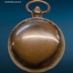 vecchio portamonete in ottone con molla e patina d’epoca