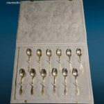 41497.jpg Set 12 cucchiaini da caffè in argento 800 con custodia in velluto