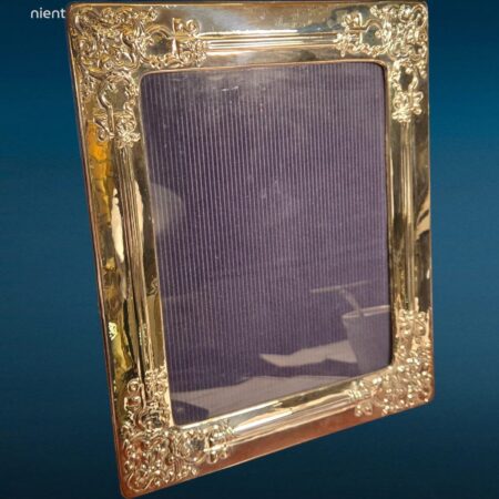 Cornice portaritratto 29x34 in argento 925 con angoli lavorati e retro in legno