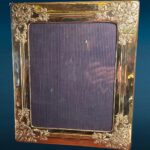 Cornice portaritratto 29x34 in argento 925 con angoli lavorati e retro in legno