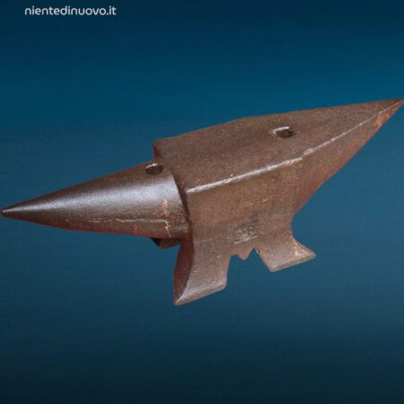 Vecchia incudine da 60 kg doppio corno in ghisa, stabile e ben conservata