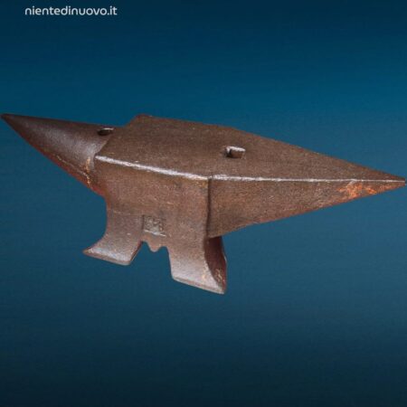 Vecchia incudine da 60 kg doppio corno in ghisa, stabile e ben conservata