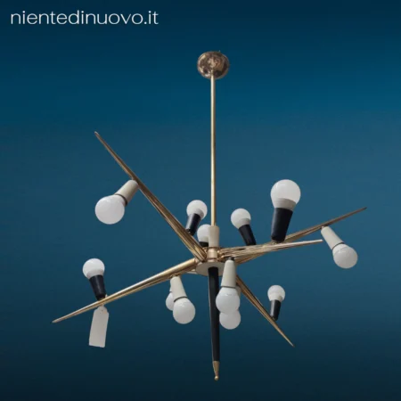 lampadario anni 50, stilnovo originale, illuminazione vintage, lampadario design italiano, lampadario ottone nero, lampadario 12 luci, modernariato, lampade d’epoca,