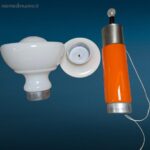 lampada da terra vintage Birillo anni '70 arancio e bianca con doppia accensione