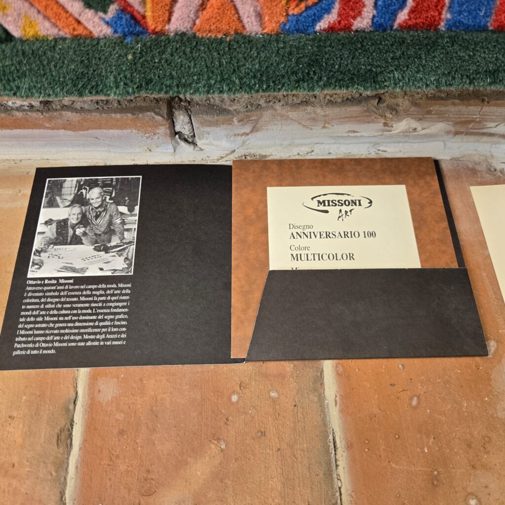 Tappeto Missoni Art Limited Edition 1993 multicolor numerato 2 su 100 in pura lana vergine.Missoni Limited Edition Rug 1993 40th Anniversary 2/100 – Tappeto Vintage Originale