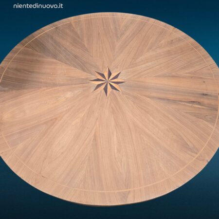 Tavolo rotondo antico in noce con intarsio a stella e cassetti, restaurato