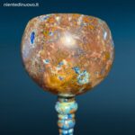 04415_4.jpg Coppa decorativa in vetro soffiato e variegato blu e oro con forma leggermente asimmetrica