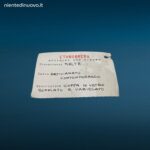 04415_9.jpg Coppa decorativa in vetro soffiato e variegato blu e oro con forma leggermente asimmetrica