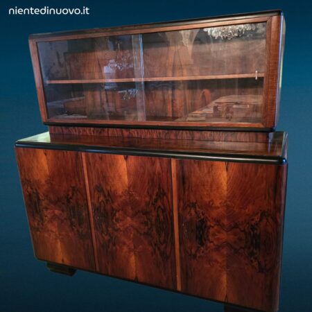 Mobile vetrina anni ’30 in stile Art Déco con radica e vetrina scorrevole