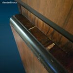 Mobile vetrina anni ’30 in stile Art Déco con radica e vetrina scorrevole