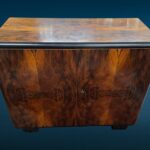 Credenza vintage anni ’30 a due ante in radica, stile Art Déco con ripiano interno
