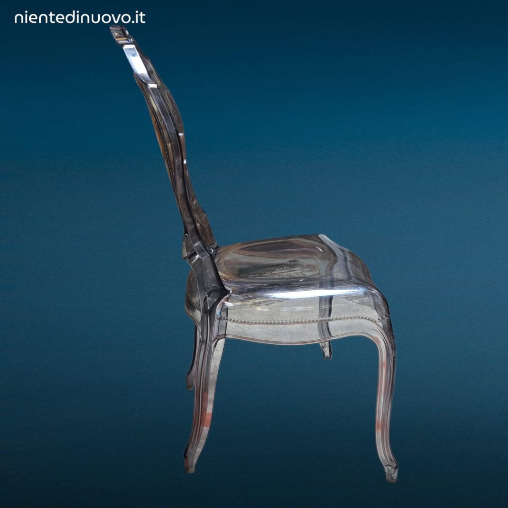 Sedia italiana in stile Belle Époque realizzata in policarbonato fumè con struttura monoscocca