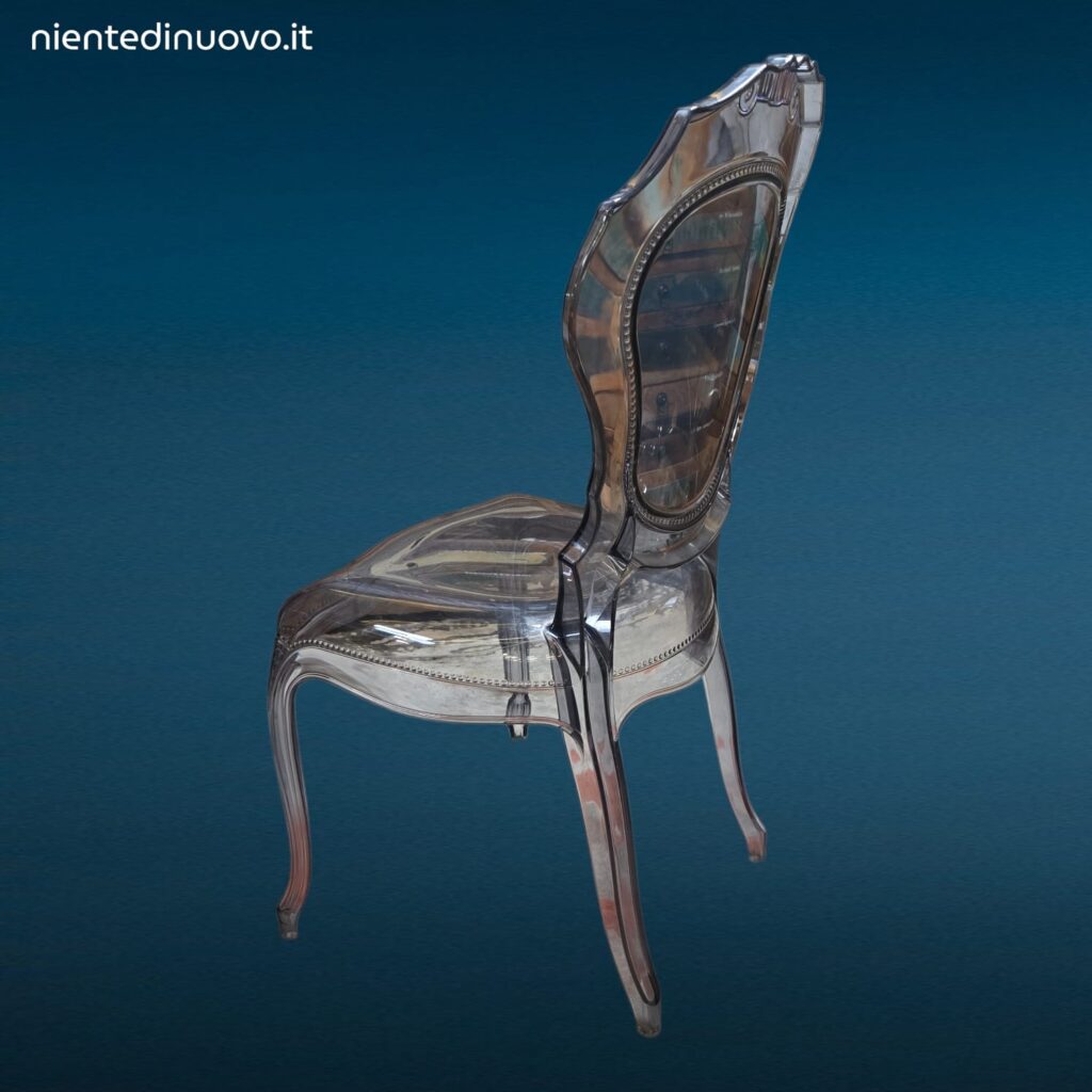 Sedia italiana in stile Belle Époque realizzata in policarbonato fumè con struttura monoscocca