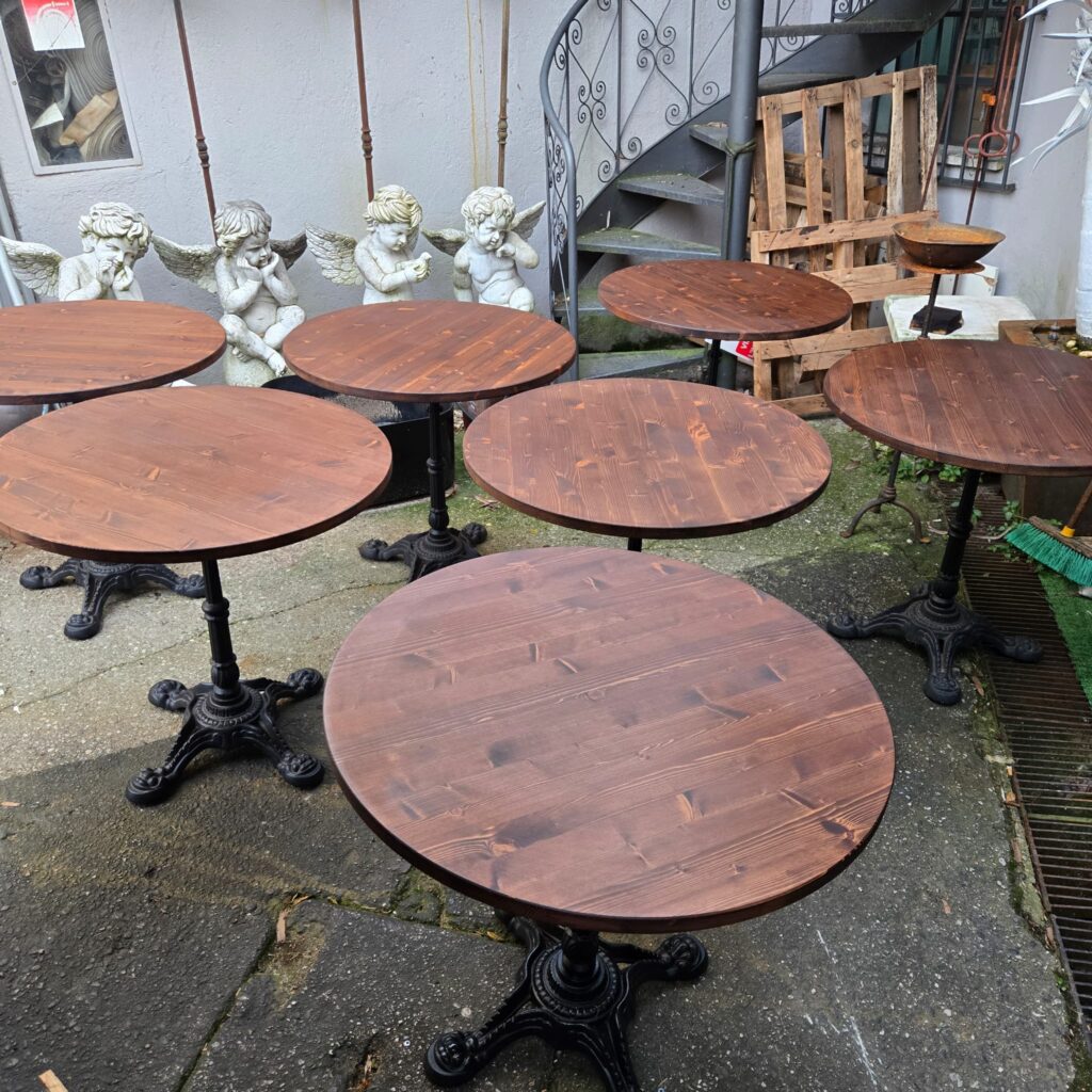 tavolino da bar con base in ghisa e piano da 80 cm in legno