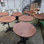 tavolino da bar con base in ghisa e piano da 80 cm in legno