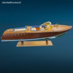 Modellino in legno Riva Aquarama anni 60 con basamento espositivo