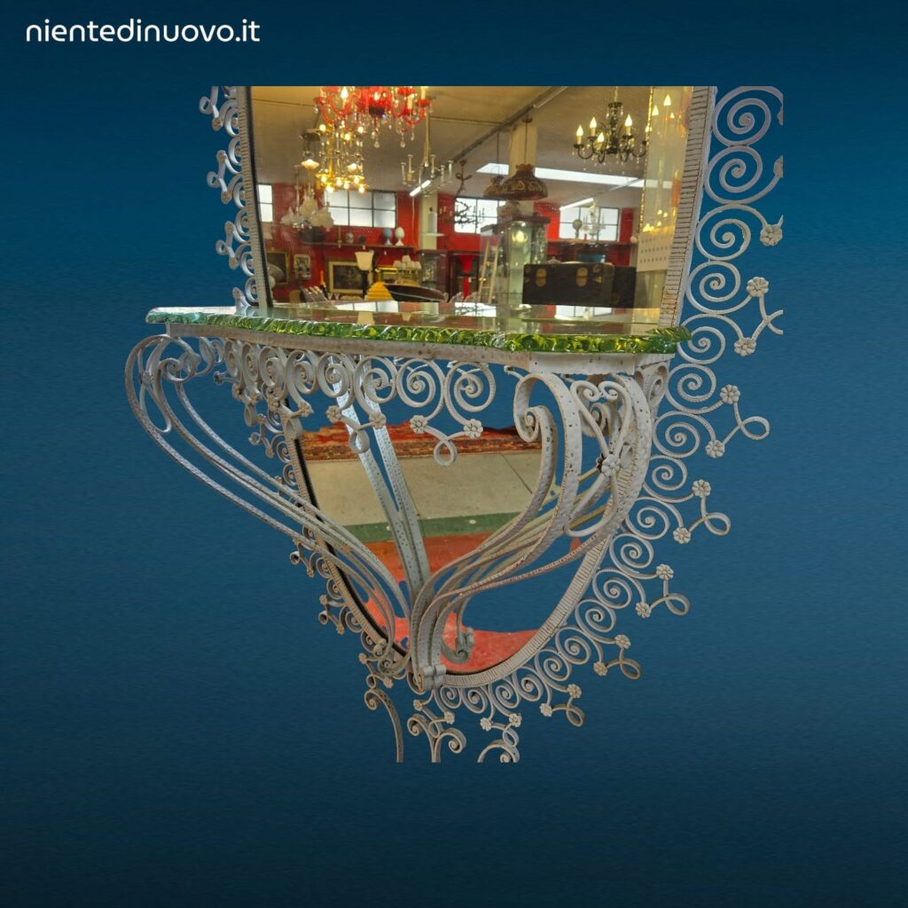 Specchiera ovale anni 50 Pierluigi Colli in ferro martellinato con mensola