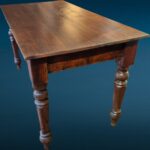 Tavolo rustico in larice massello di fine Ottocento con cassetto centrale