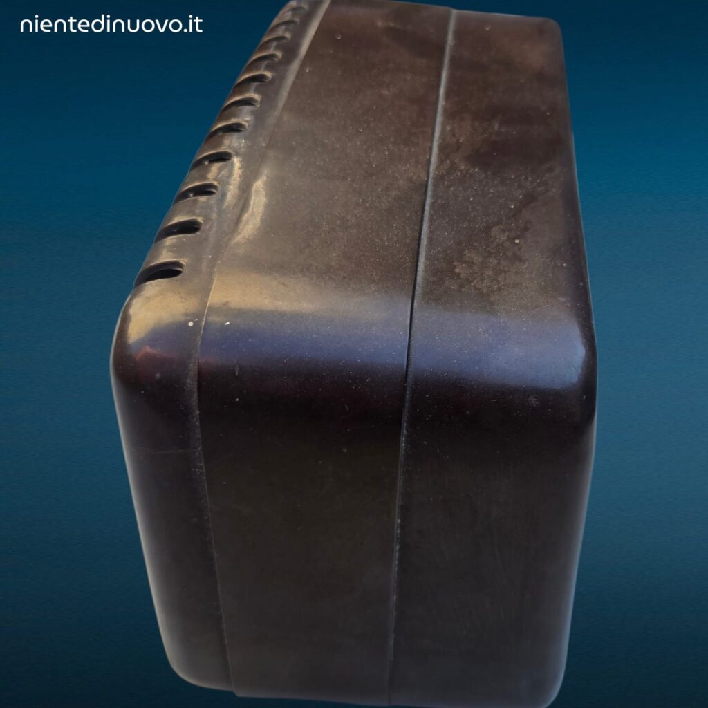 Radio Geloso in bachelite a valvole da tavolo