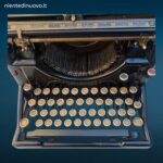 Macchina da scrivere Underwood di inizio Novecento in metallo
