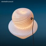 Lampada Mushroom vintage in vetro bianco opalino attribuita a Paolo Venini Murano anni 70