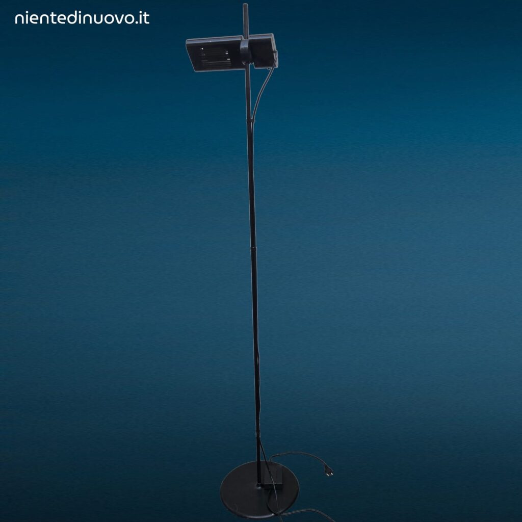 Lampada da terra Artemide Aton nera design moderno