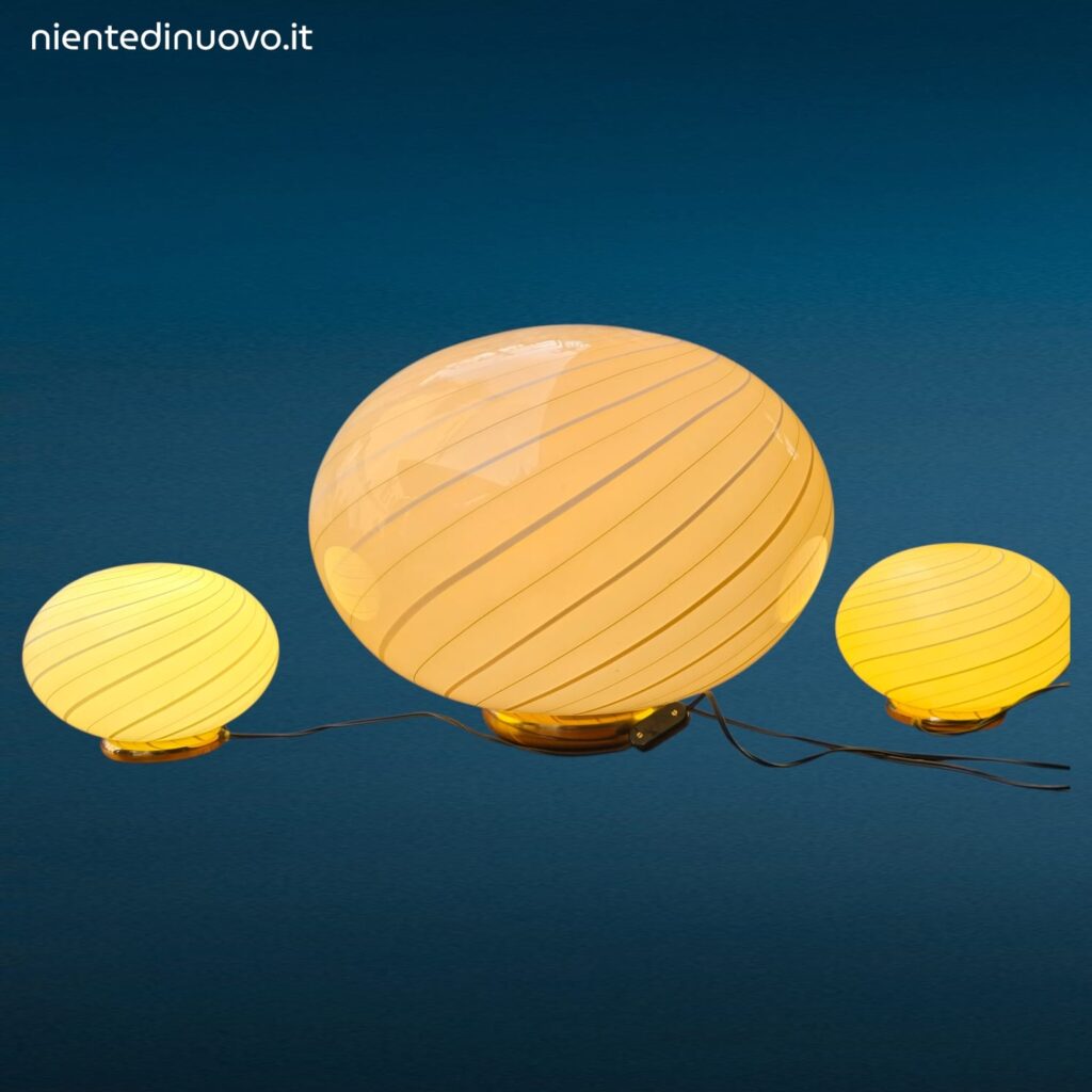 Lampada da appoggio in vetro di Murano a spirale anni 60 formato piccolo