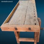 Tavolo da falegname in legno con due morse integrato per lavorazioni artigianali