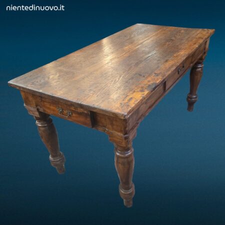 Tavolo in legno massello fine 800 con cassetti e patina