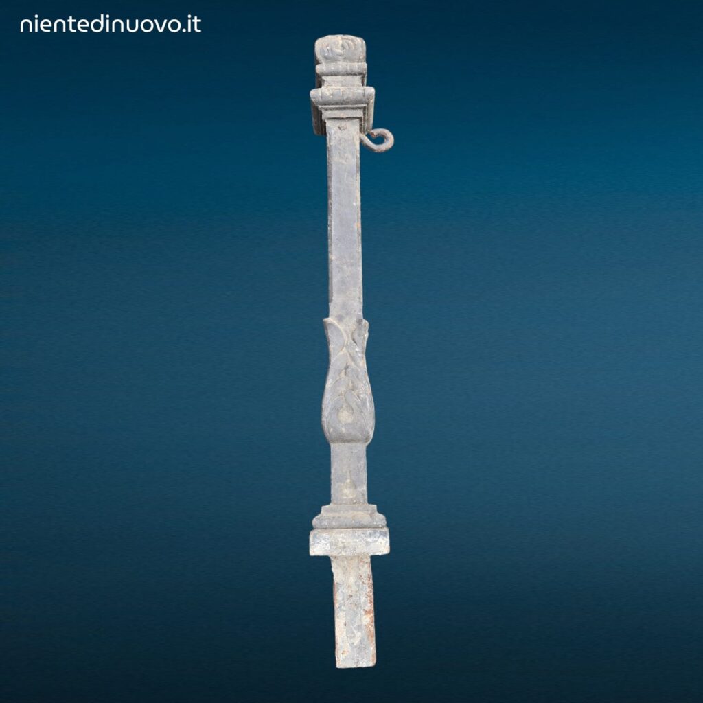 Paletti dissuasori in ghisa d’epoca completi con ganci portacatena