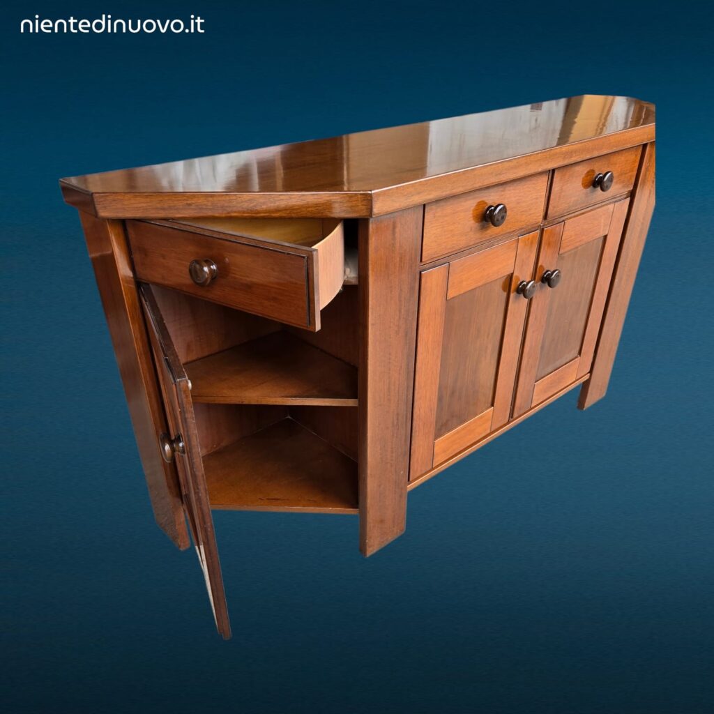 Credenza vintage anni 60 in noce disegnata da Silvio Coppola per Bernini