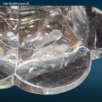 Coppia di candelabri in cristallo a quattro fiamme con struttura decorativa trasparente