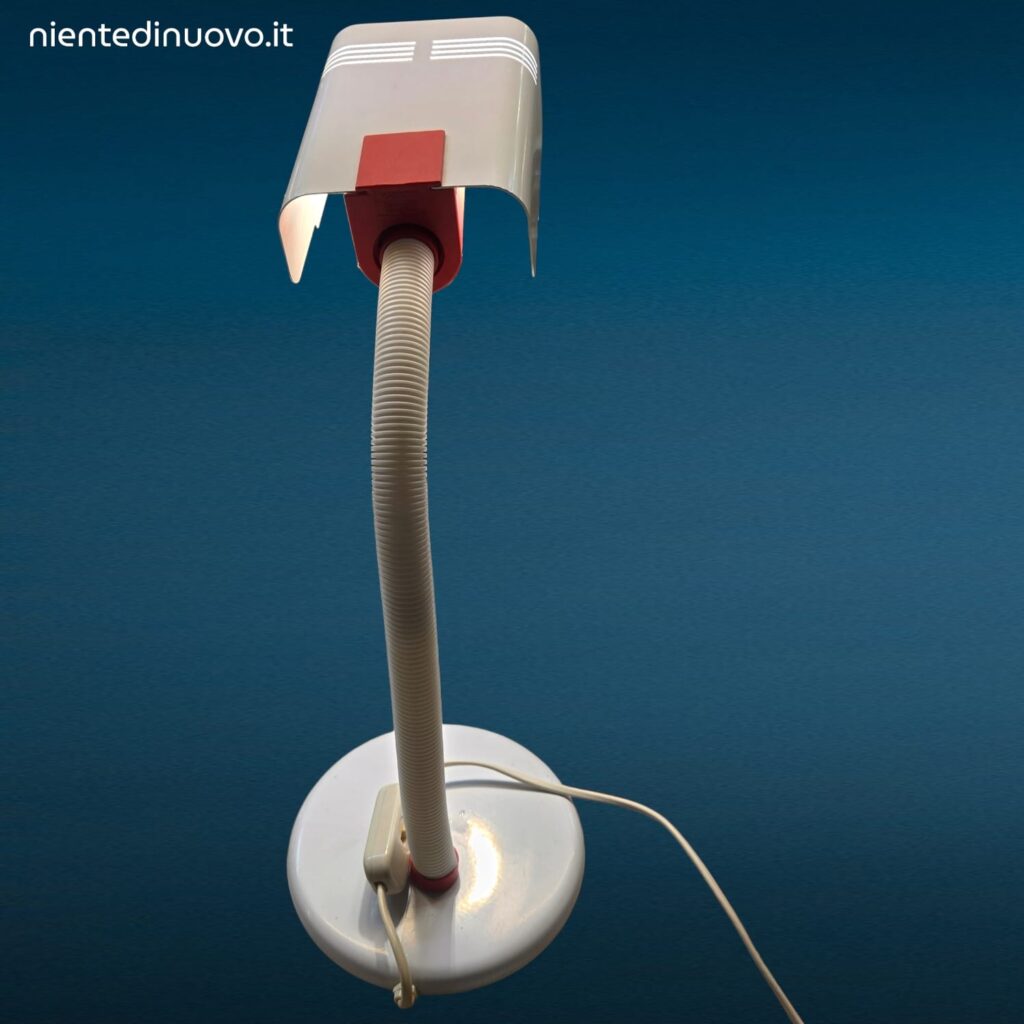 Lampada da tavolo Targetti anni 70 design italiano orientabile