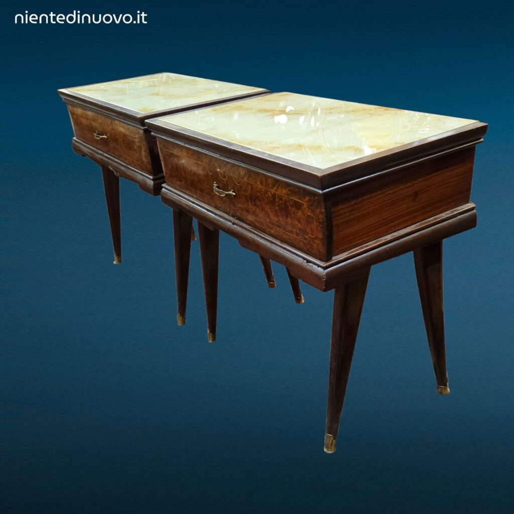 41565_2.jpg Coppia di comodini anni 60 con vetro originale e cassetto