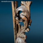 Consolle in legno con specchio e finitura argentata in stile barocco