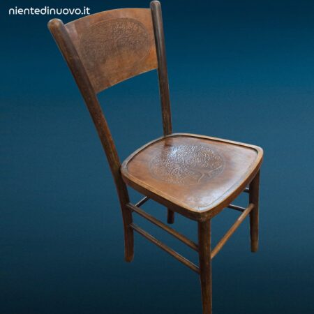 Sedia in faggio anni 50 con schienale decorato