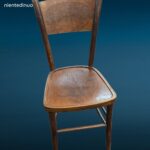 Sedia in faggio anni 50 con schienale decorato