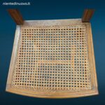 Sedia in noce stile Luigi XVI con seduta in paglia di Vienna