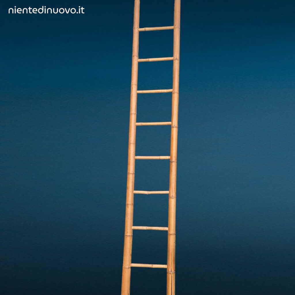 Scala decorativa in bambù per interni alta 250 cm