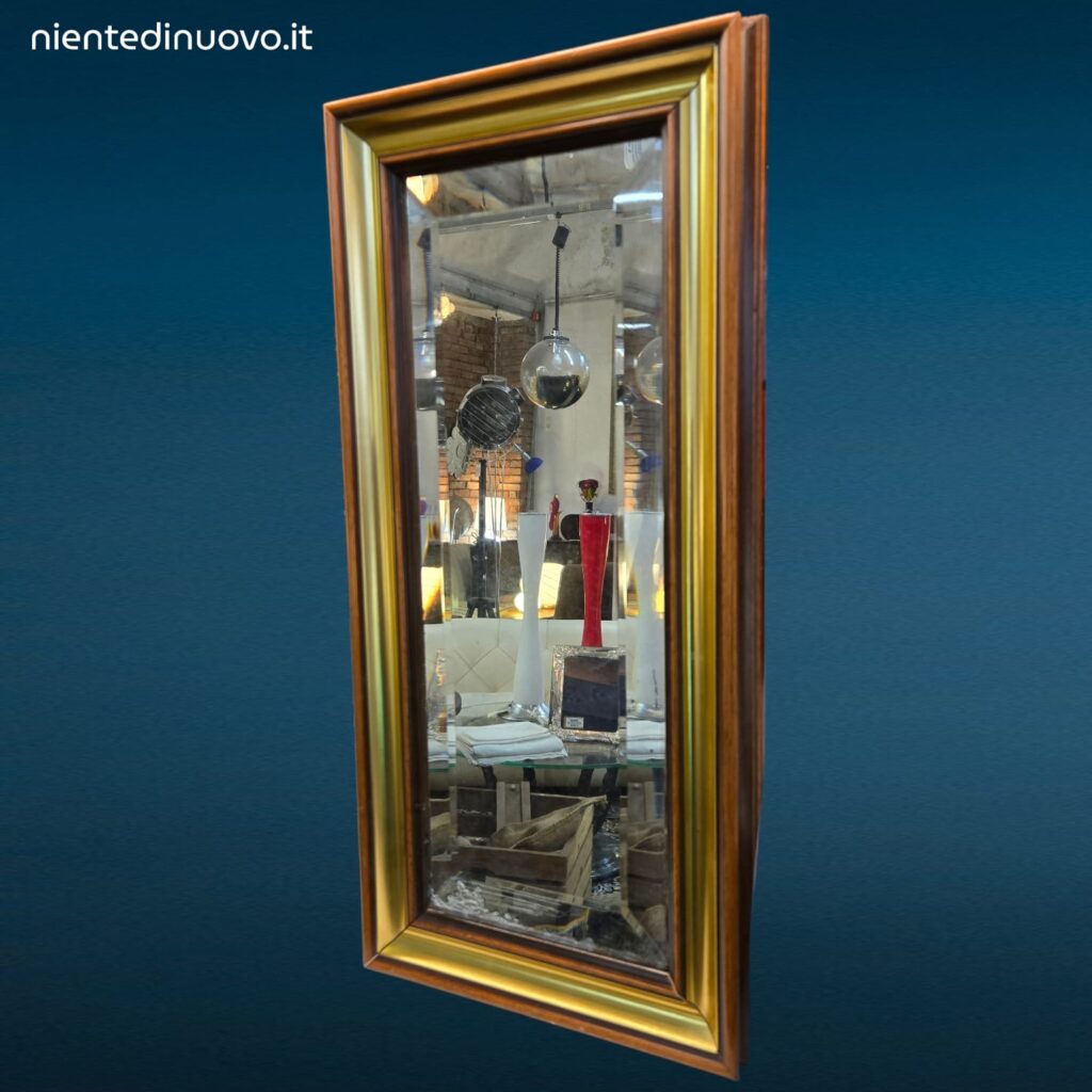 Specchio da parete incorniciato con lavorazione a bisello formato 27x56