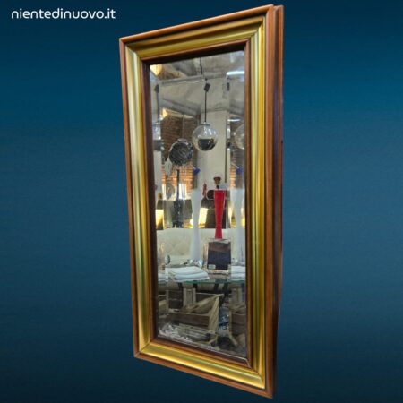 Specchio da parete incorniciato con lavorazione a bisello formato 27x56